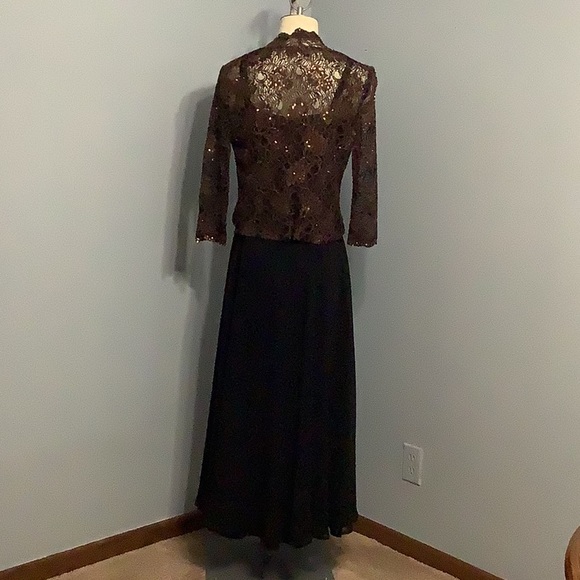 Karen Miller Chiffon dress/gown. Size 6 - Picture 7 of 15